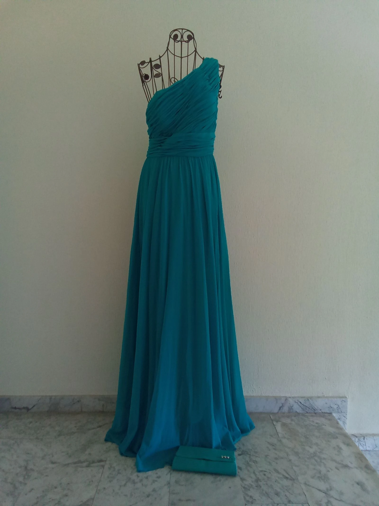 Asymmetrische halterjurk voor feestjes – photo 9